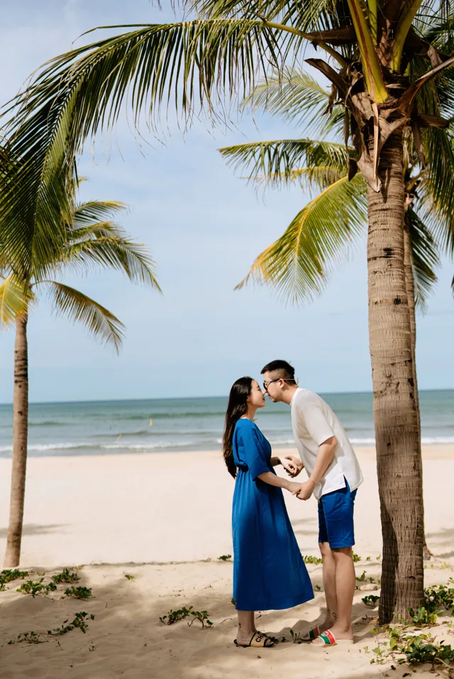 Couple on a tropical beach — illustrative stock photo